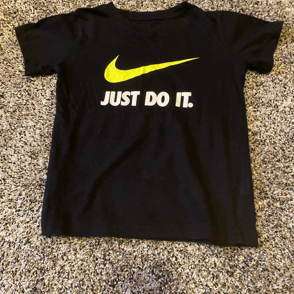 Nike t shirt